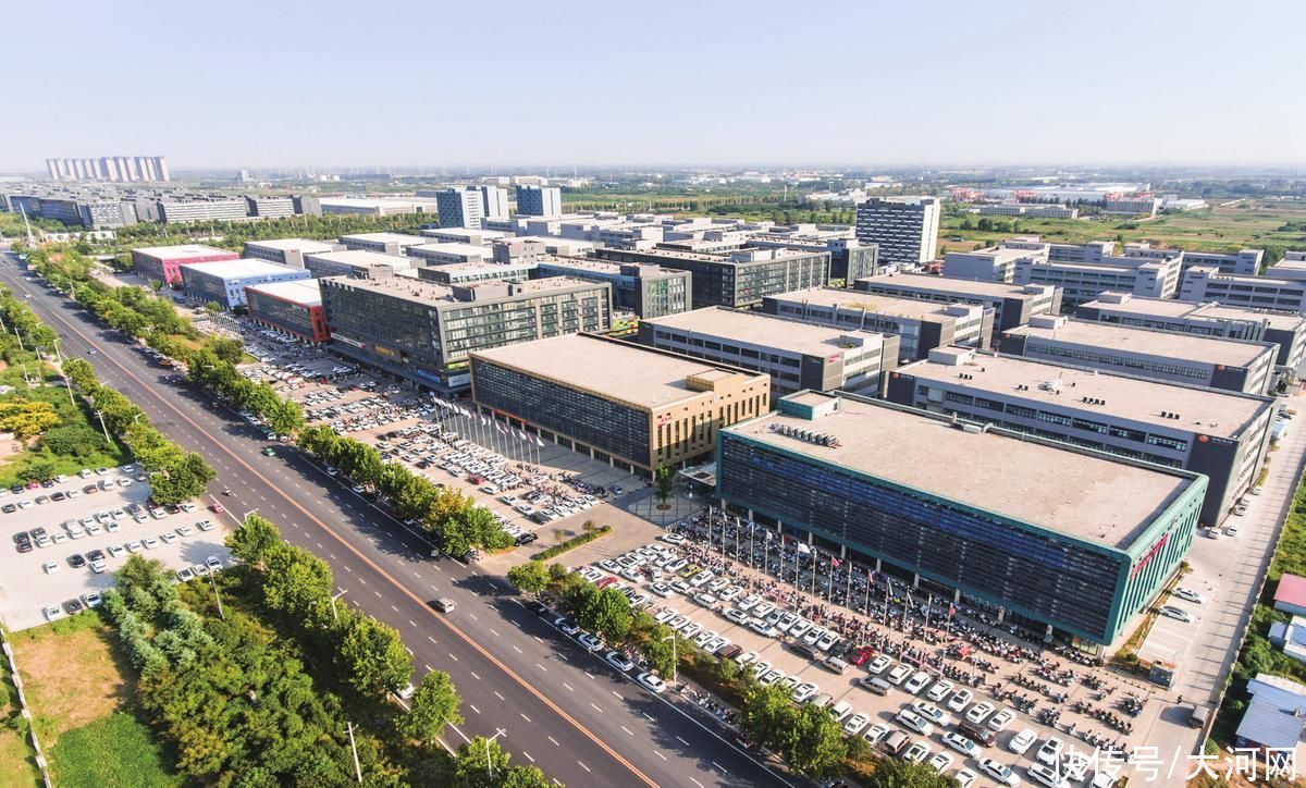腾飞的航空港丨施行“万千百工程” 打造华夏经济区和郑州都市圈中心增长极 腾飞的航空港丨施行“万千百工程” 打造华夏经济区和郑州都市圈中心增长极