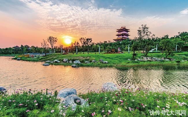 腾飞的航空港丨施行“万千百工程” 打造华夏经济区和郑州都市圈中心增长极 腾飞的航空港丨施行“万千百工程” 打造华夏经济区和郑州都市圈中心增长极