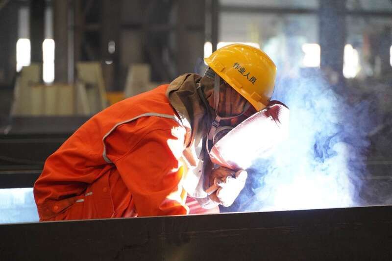 【劳动者之歌】张明:用焊枪在钢桥上“绣花” 【劳动者之歌】张明:用焊枪在钢桥上“绣花”