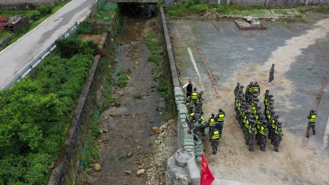 火速救援!这场军地联合归纳应急演练堪比大片 火速救援!这场军地联合归纳应急演练堪比大片
