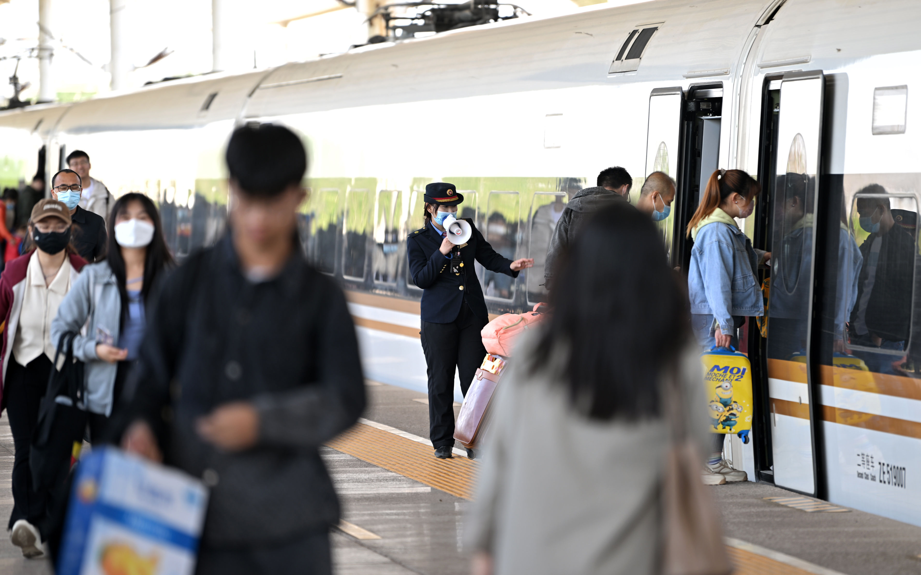 京津城际“五一”小长假满图运转 京津城际“五一”小长假满图运转