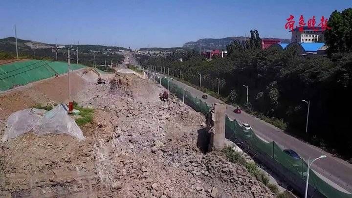 济南正扩建的省道103旅行公路新貌，部分路段五一节暂时通车