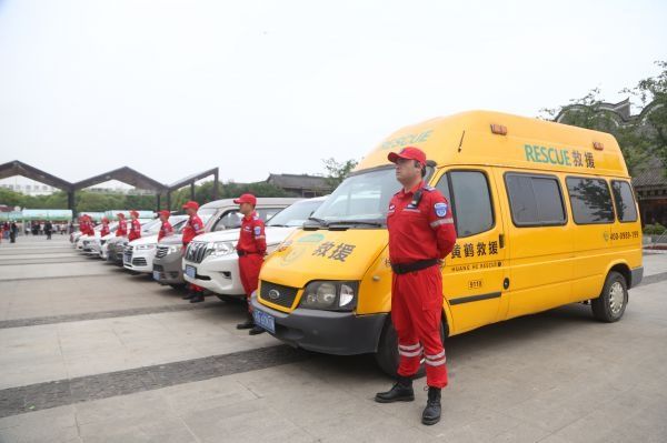 武汉黄鹤应急车队正式建立,“救命神器”可破窗运用 武汉黄鹤应急车队正式建立,“救命神器”可破窗运用