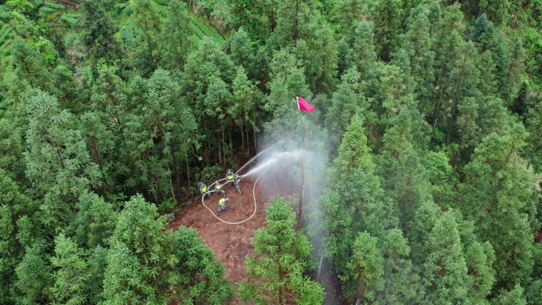 火速救援!这场军地联合归纳应急演练堪比大片 火速救援!这场军地联合归纳应急演练堪比大片