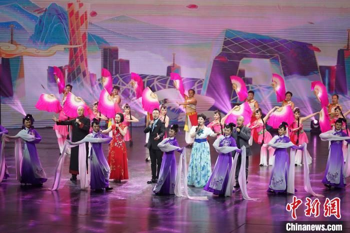 云南举办专题文艺演出留念中共中央发布“五一标语”75周年