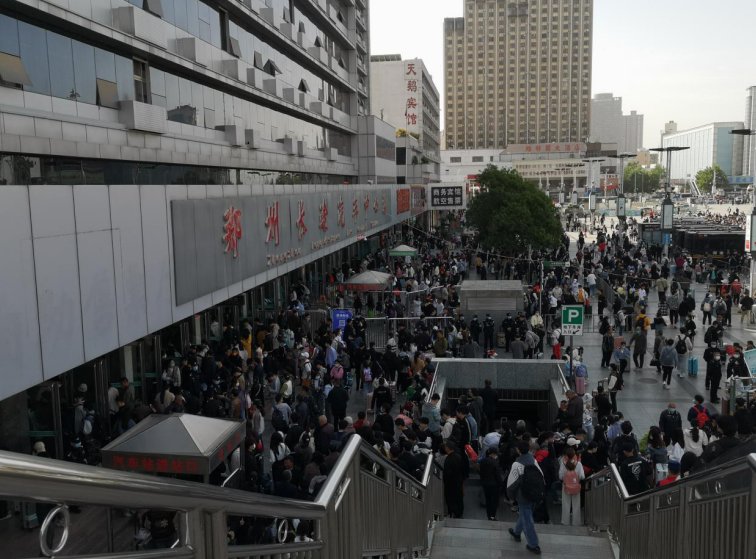 “五一”小长假首日,郑州各汽车站发送旅客9.63万人 “五一”小长假首日,郑州各汽车站发送旅客9.63万人