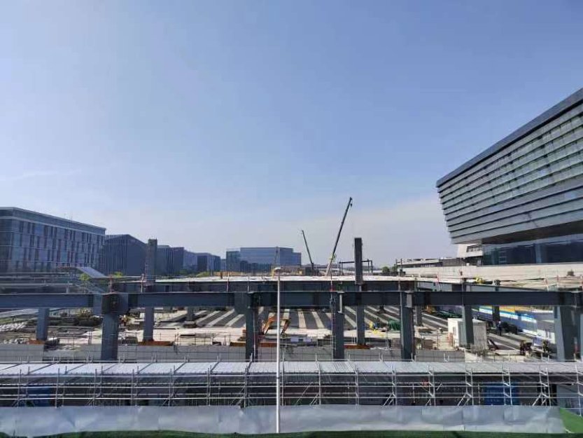 西交广场工程迎来重要施工节点：完结虹桥归纳交通纽带与商务区中心区无缝联接