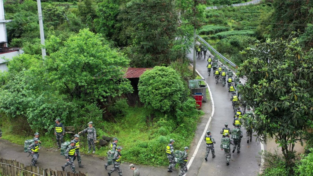 火速救援!这场军地联合归纳应急演练堪比大片 火速救援!这场军地联合归纳应急演练堪比大片