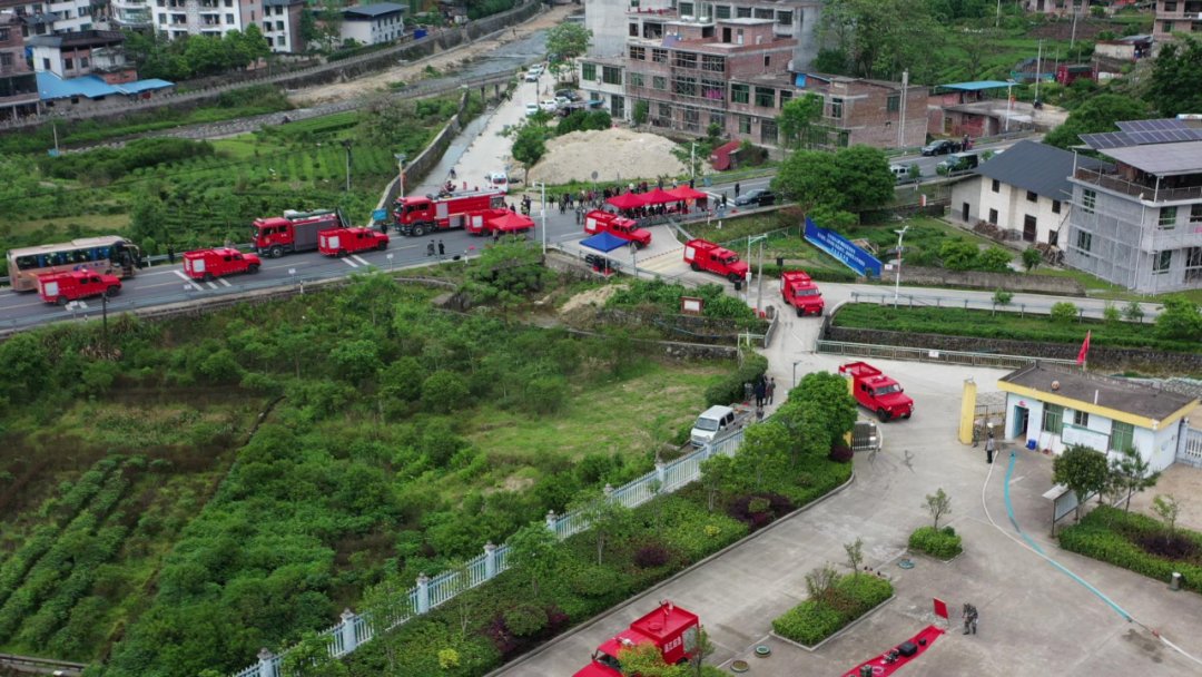 火速救援!这场军地联合归纳应急演练堪比大片 火速救援!这场军地联合归纳应急演练堪比大片