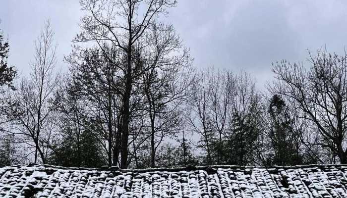 五一假期第一天青藏内蒙古等地有雨雪 辽宁吉林等地有雷暴天气