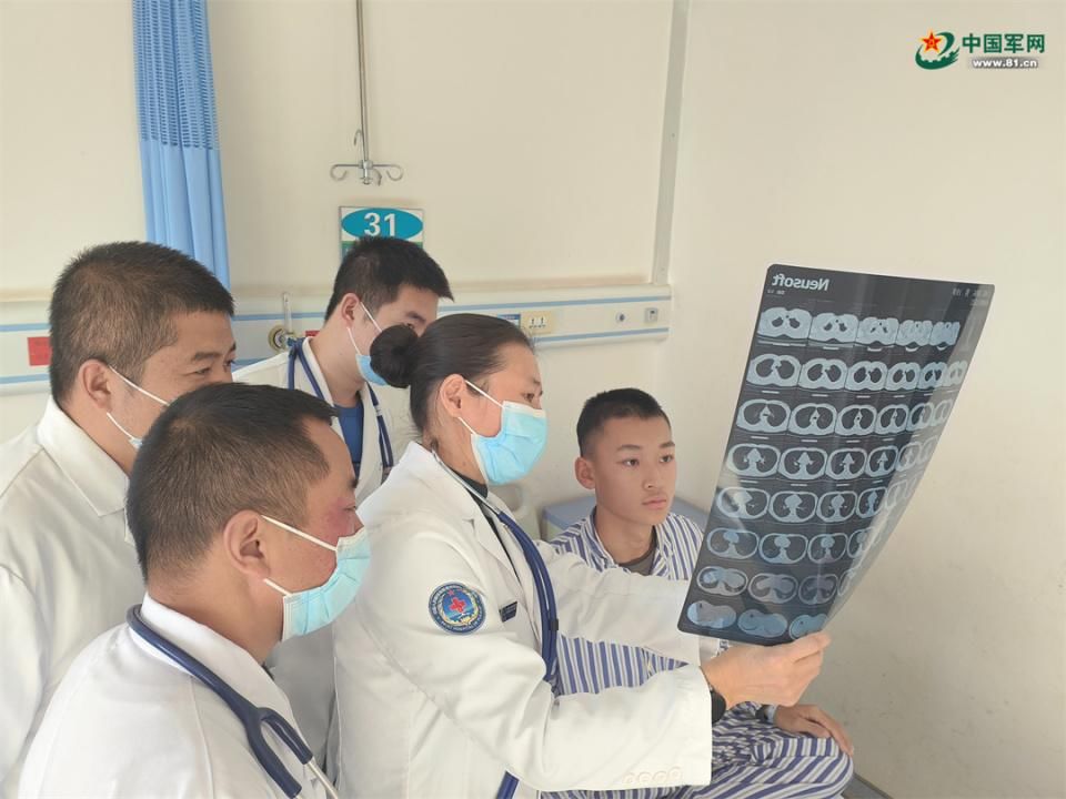 了不得的中国武士丨张瑛:海拔5681米,那里有她最顾虑的人 了不得的中国武士丨张瑛:海拔5681米,那里有她最顾虑的人