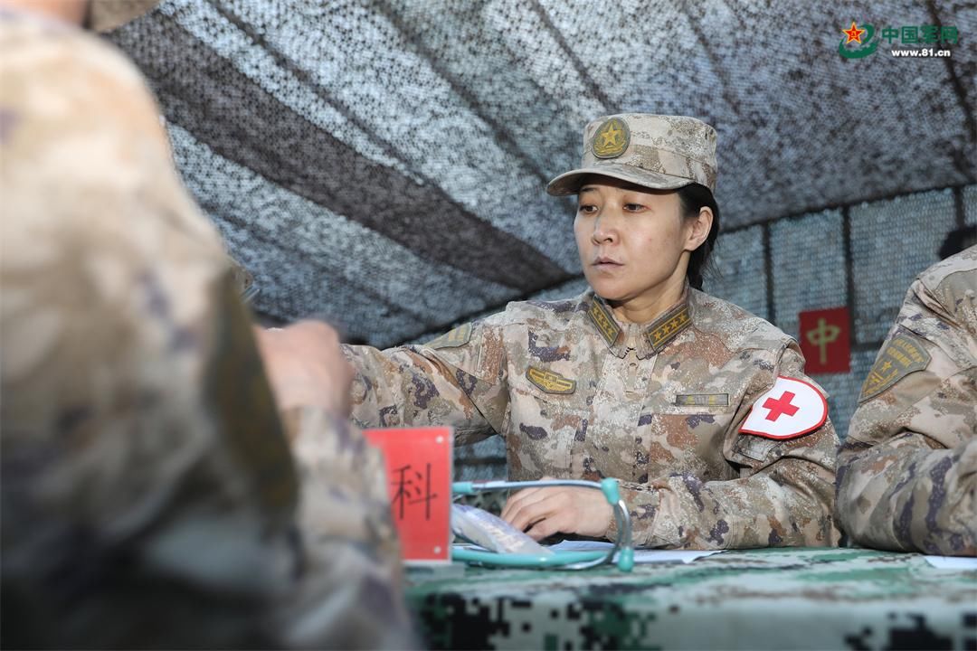 了不得的中国武士丨张瑛:海拔5681米,那里有她最顾虑的人 了不得的中国武士丨张瑛:海拔5681米,那里有她最顾虑的人