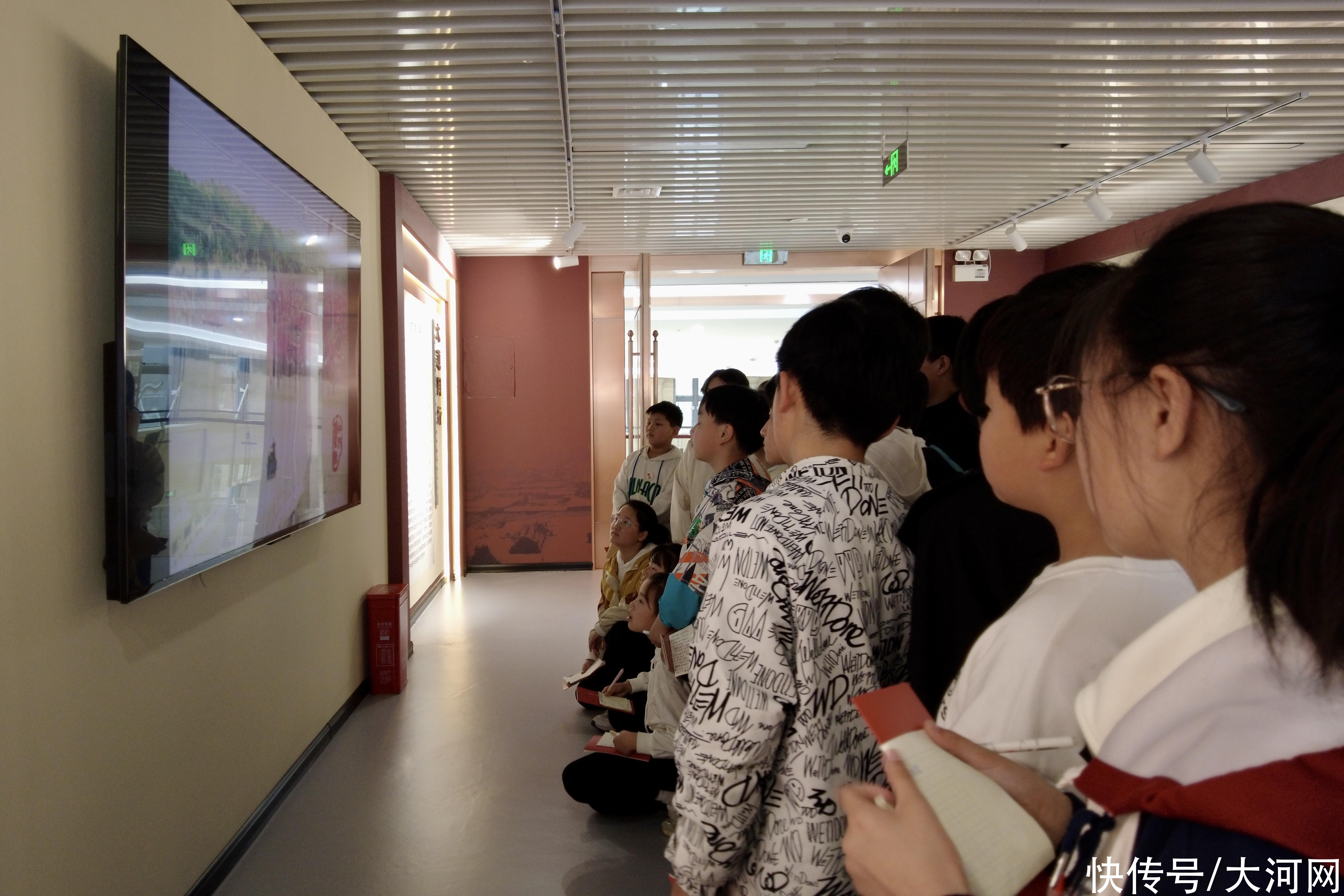 重温多党合作光芒前史 “大路同行——从‘五一标语’到洽谈建国重要史事回顾展”迎观赏热潮