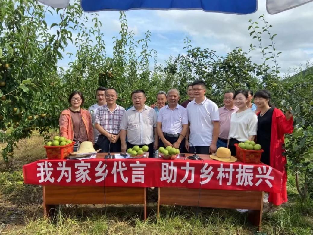 脱下戎衣，他们奏响“劳动者之歌”