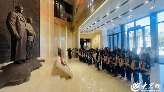 五一假日,博山区关工委、区教体局展开“观赏教育基地 传承赤色基因”活动 五一假日,博山区关工委、区教体局展开“观赏教育基地 传承赤色基因”活动