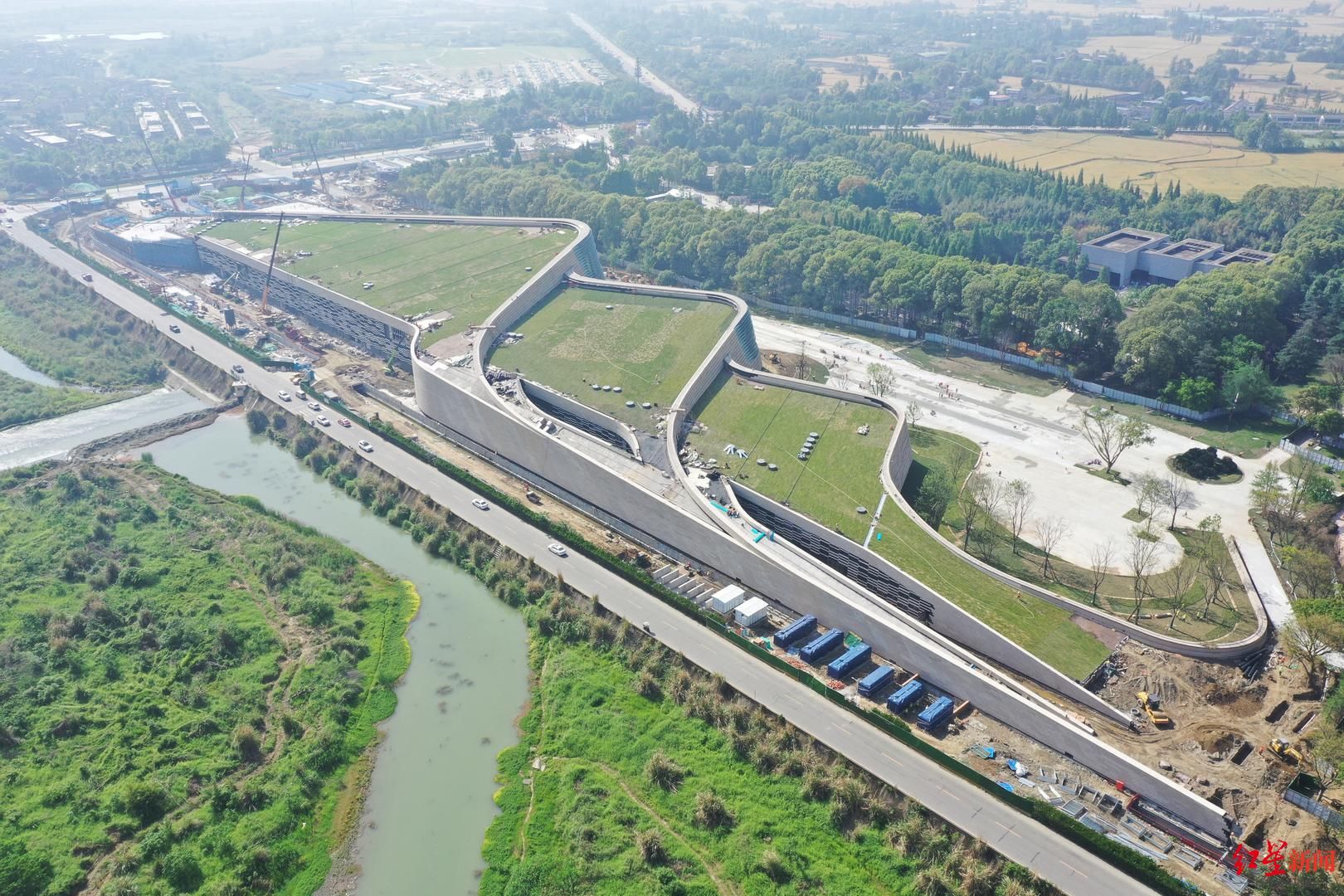 施工、欣赏两不误！三星堆博物馆新馆项目部分区域有序敞开