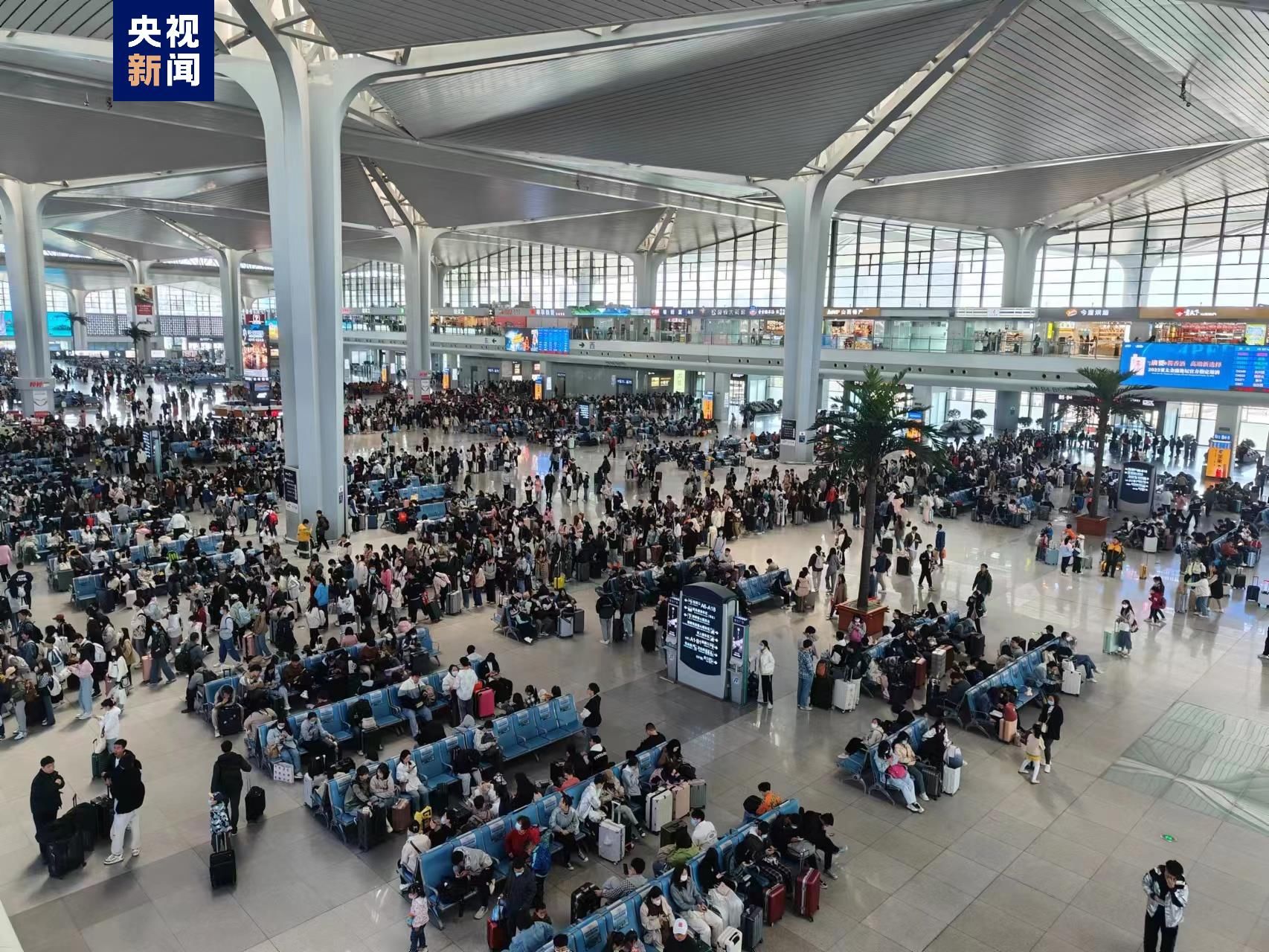 假期返程客流顶峰将至 太原铁路增开旅客列车量创新高