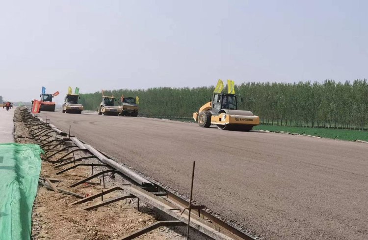 潍坊市:交通建造不罢工 “五一”劳作最荣耀 潍坊市:交通建造不罢工 “五一”劳作最荣耀