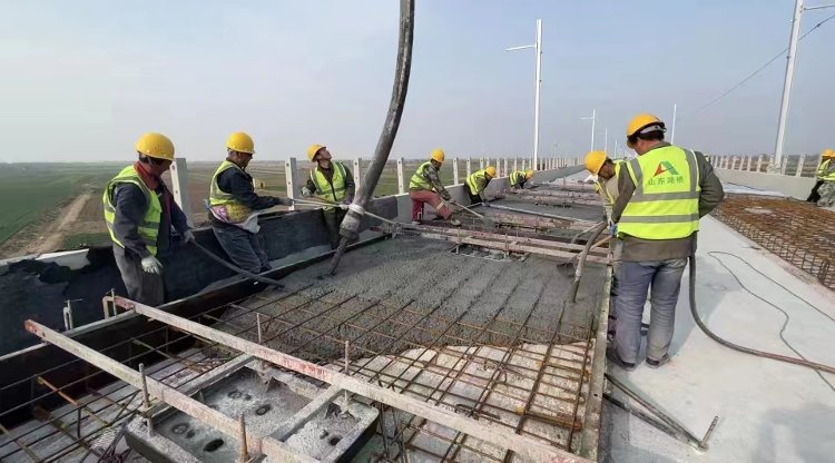 潍坊市:交通建造不罢工 “五一”劳作最荣耀 潍坊市:交通建造不罢工 “五一”劳作最荣耀