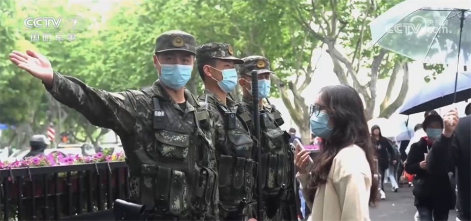 “五一”假日 武警官兵多措并重护航旅客安全出行 “五一”假日 武警官兵多措并重护航旅客安全出行