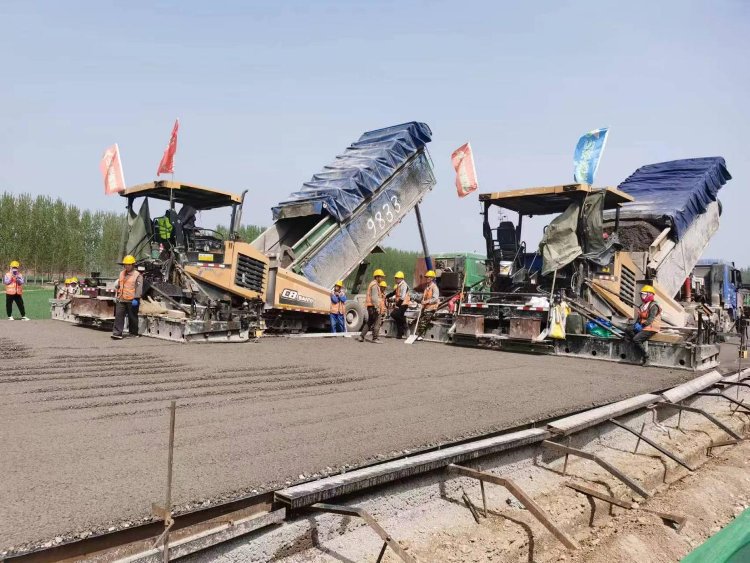 潍坊市:交通建造不罢工 “五一”劳作最荣耀 潍坊市:交通建造不罢工 “五一”劳作最荣耀