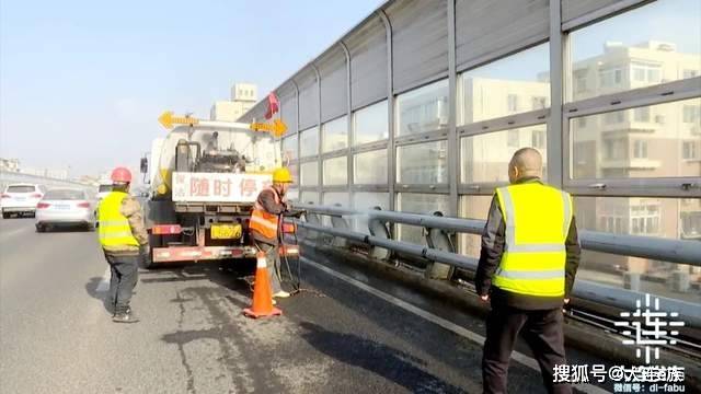 从星海湾大桥到过街天桥,焕新了! 从星海湾大桥到过街天桥,焕新了!