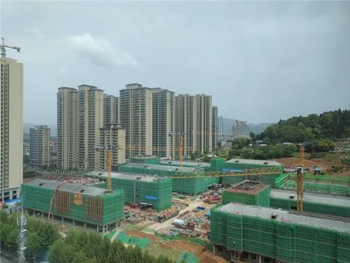 怀化世界陆港(锦溪)校园工程项目主体结构全面封顶 怀化世界陆港(锦溪)校园工程项目主体结构全面封顶