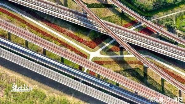 返程客流顶峰来了!郑州铁路提示旅客提前进站候车 返程客流顶峰来了!郑州铁路提示旅客提前进站候车