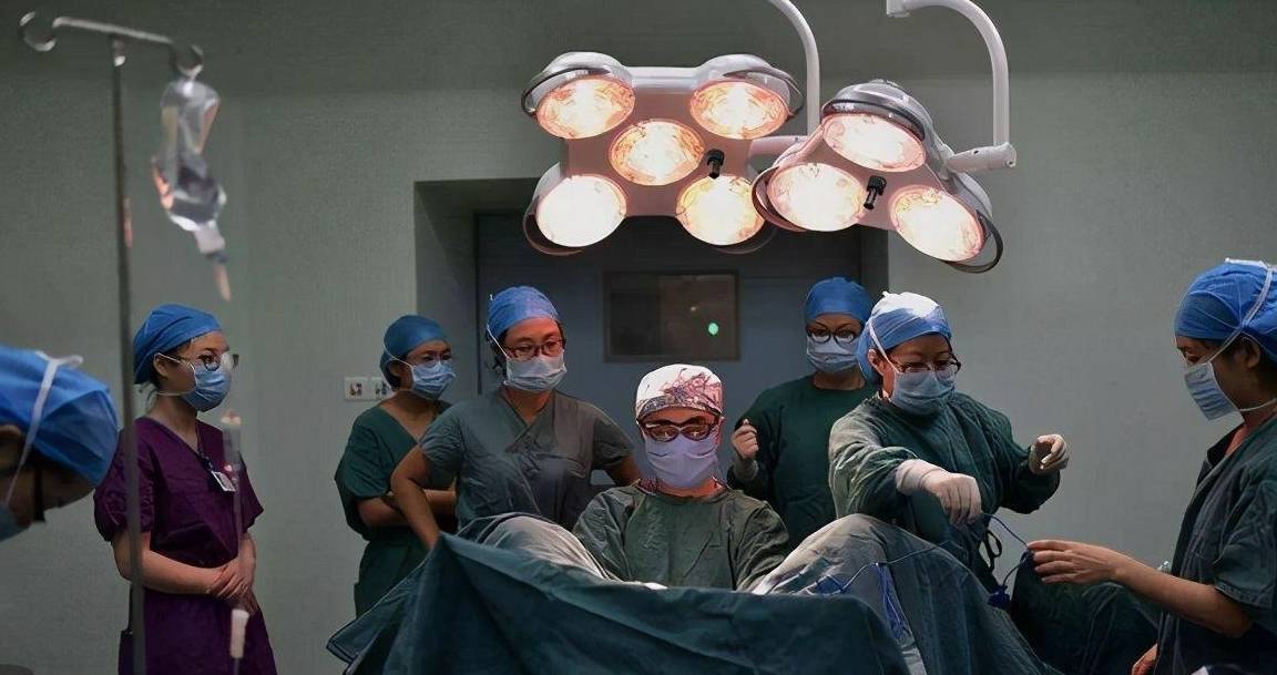 内检的为难:男医师内检“一阳指”,一些产妇以为被“占廉价” 内检的为难:男医师内检“一阳指”,一些产妇以为被“占廉价”