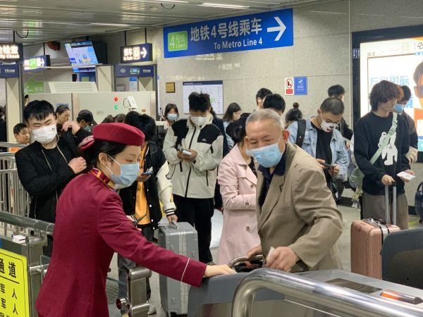 五一假日武汉地铁运客2648万乘次，加开临客117列