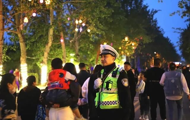 五一假日,全市社会治安次序继续安稳 五一假日,全市社会治安次序继续安稳