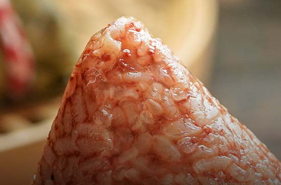 粽子怎么不会粘在叶子上面 粽子怎么吃健康