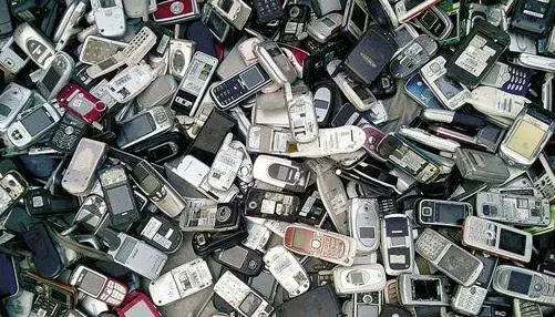 我国每年废弃手机约4亿部