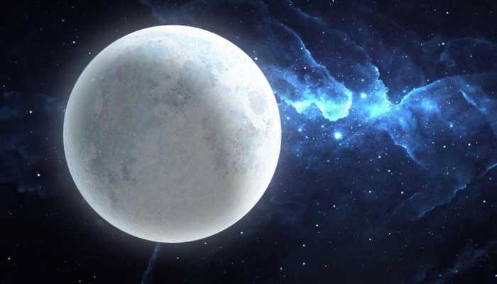 月球上有玻璃! 中国科学家在月壤中发现天然玻璃纤维