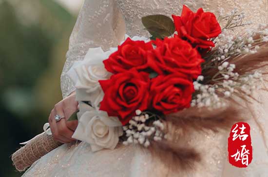 微信恭喜别人结婚的句子 微信恭喜别人结婚的祝福语